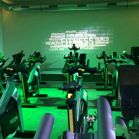 Equipement complet son-eclairage-vidéo - Fitness California Genève